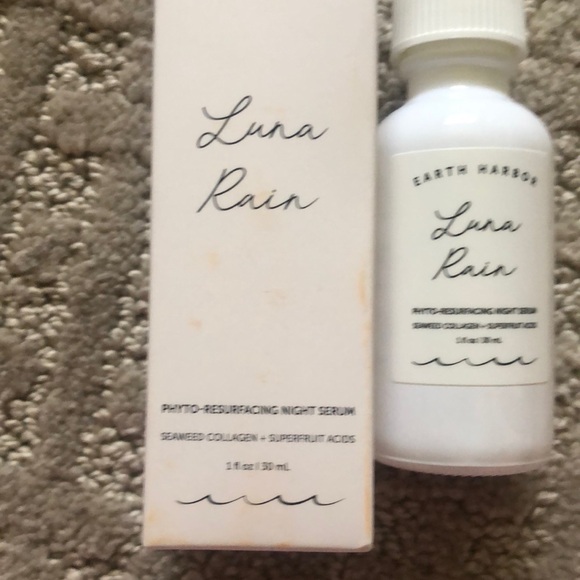 Earth Harbor Luna Rain Phyto-Resurfacing Night Serum note colour all over box - Picture 2 of 9